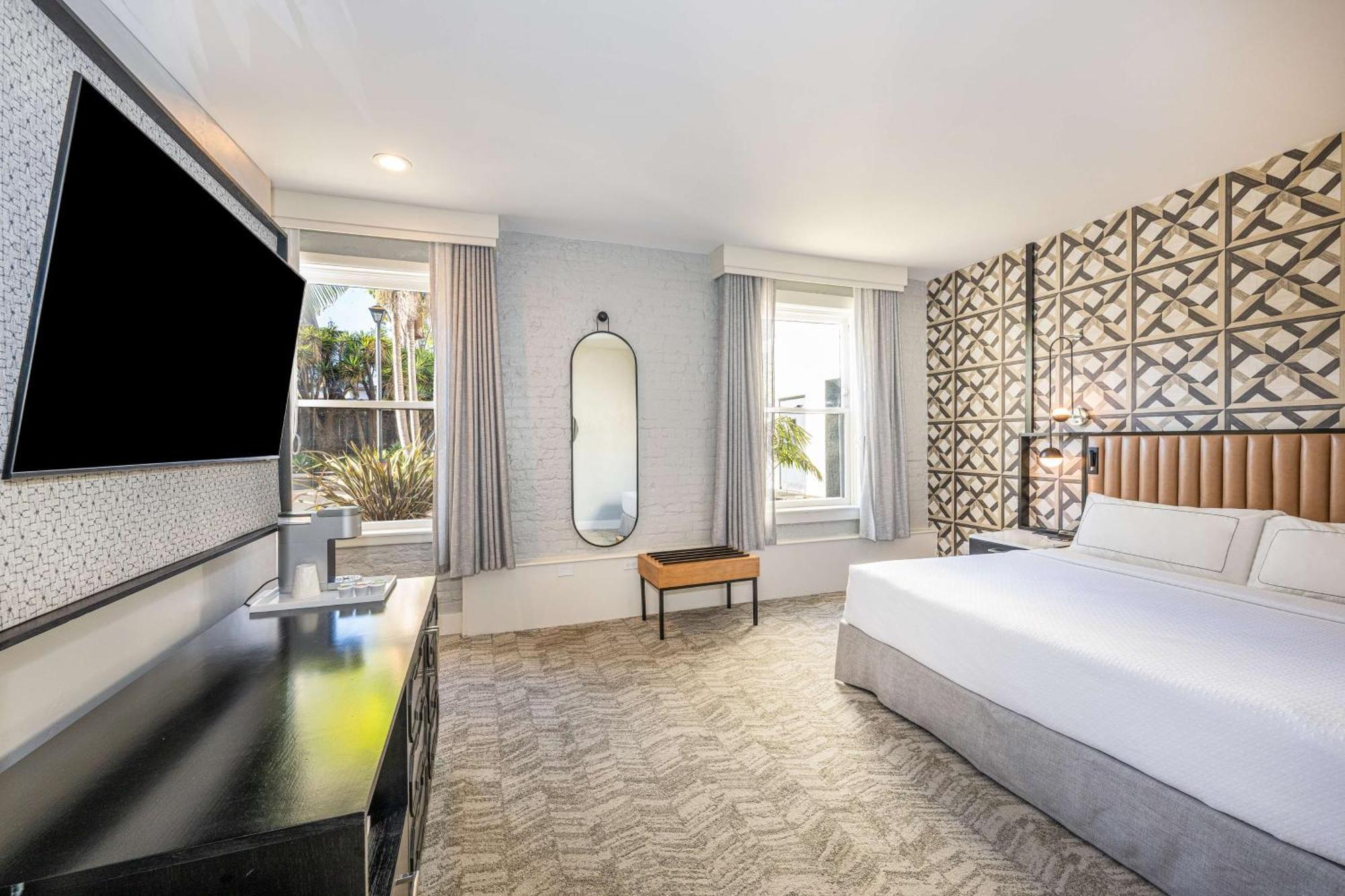 Hotel Virginia Santa Barbara, Tapestry Collection By Hilton Eksteriør billede