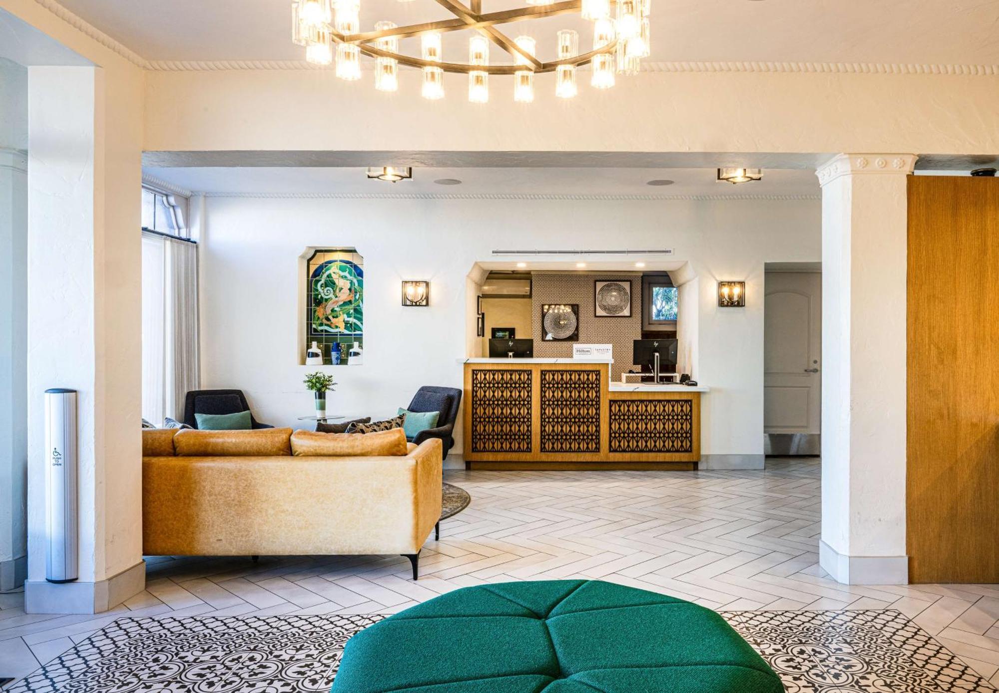 Hotel Virginia Santa Barbara, Tapestry Collection By Hilton Eksteriør billede